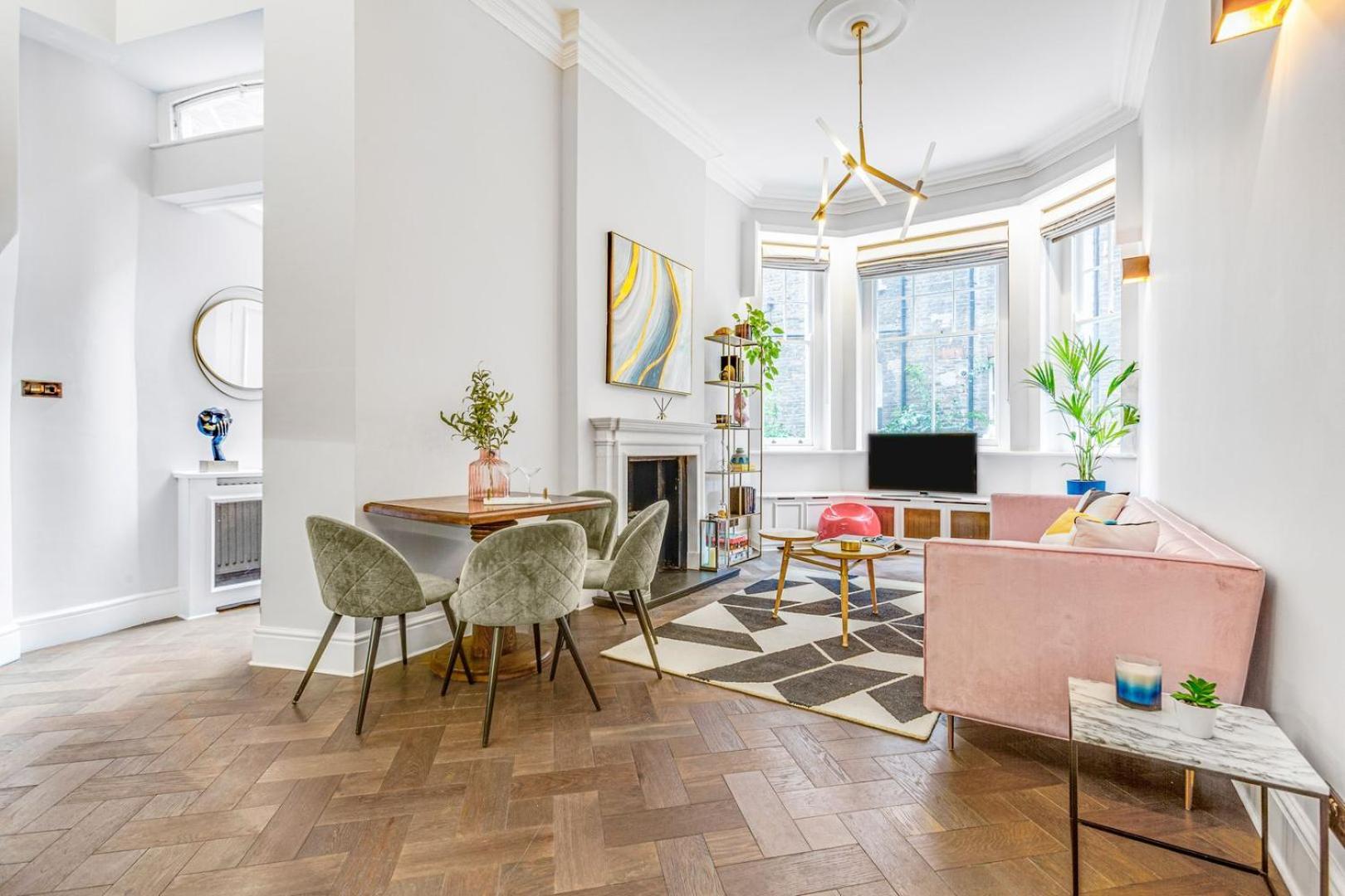 Kings Road Stylish In Chelsea Apartment